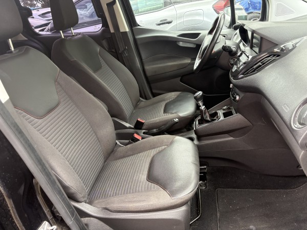 Ford Tourneo — Photo 9