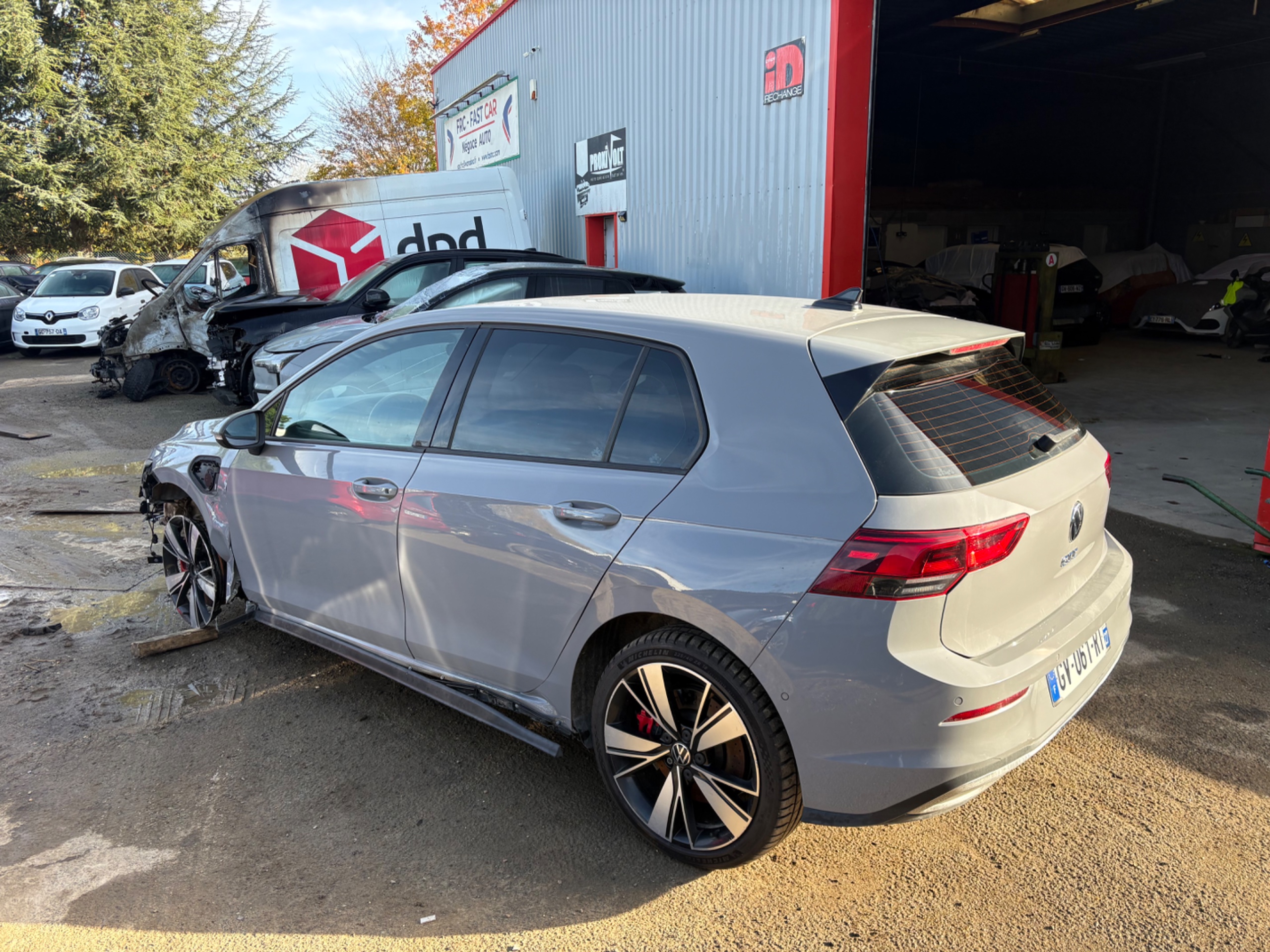 Volkswagen Golf — Photo 4