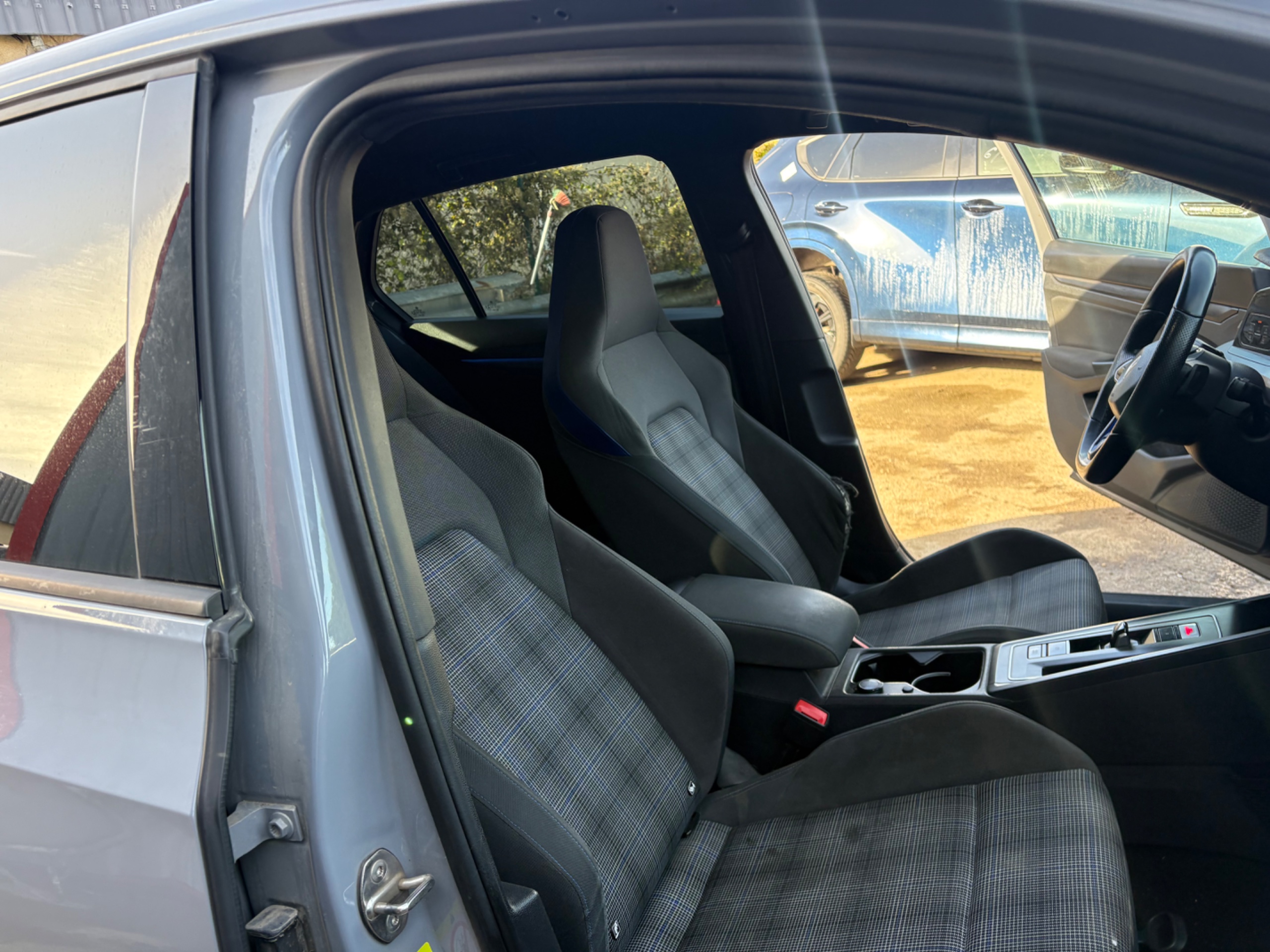 Volkswagen Golf — Photo 14