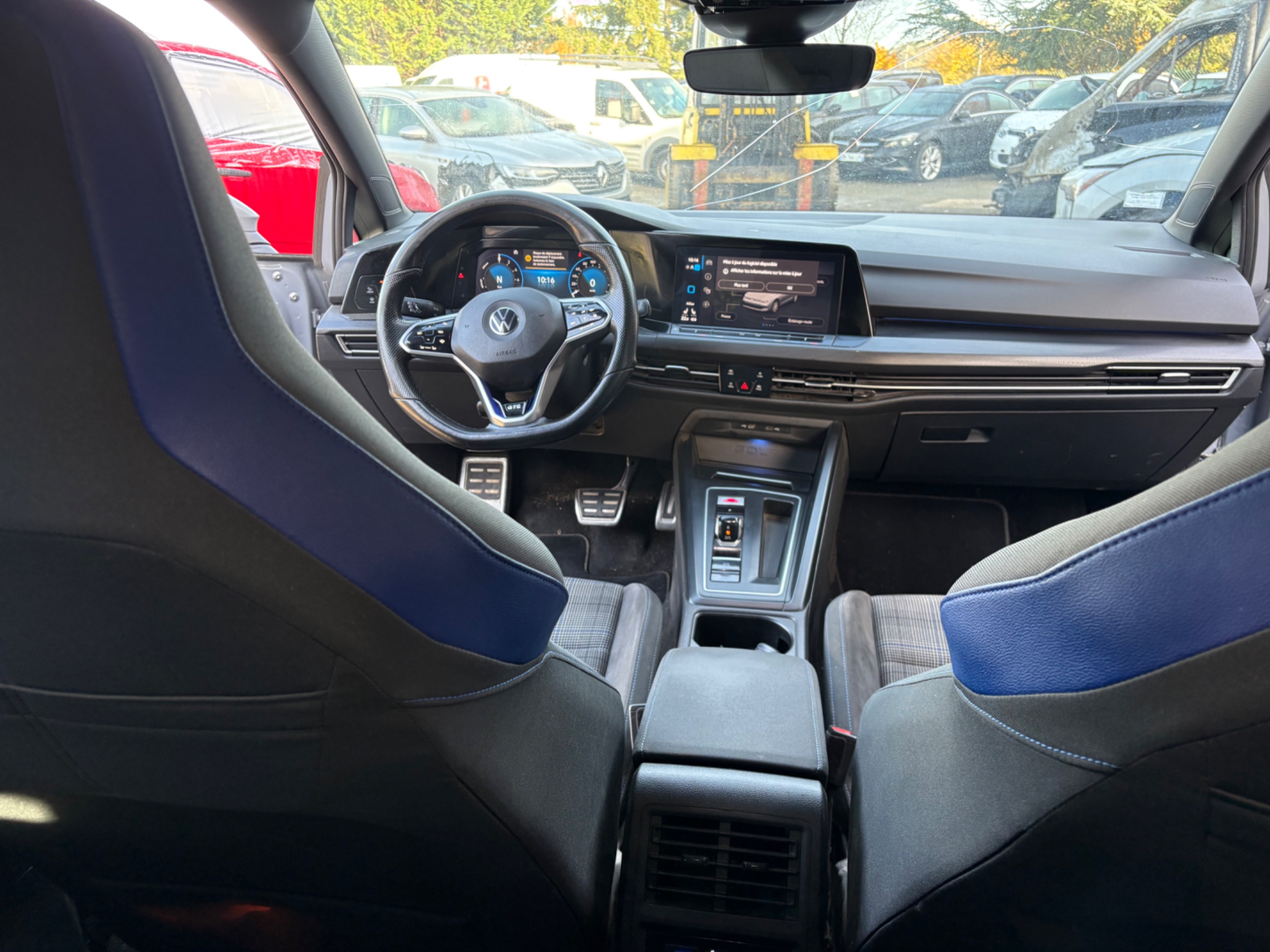 Volkswagen Golf — Photo 17