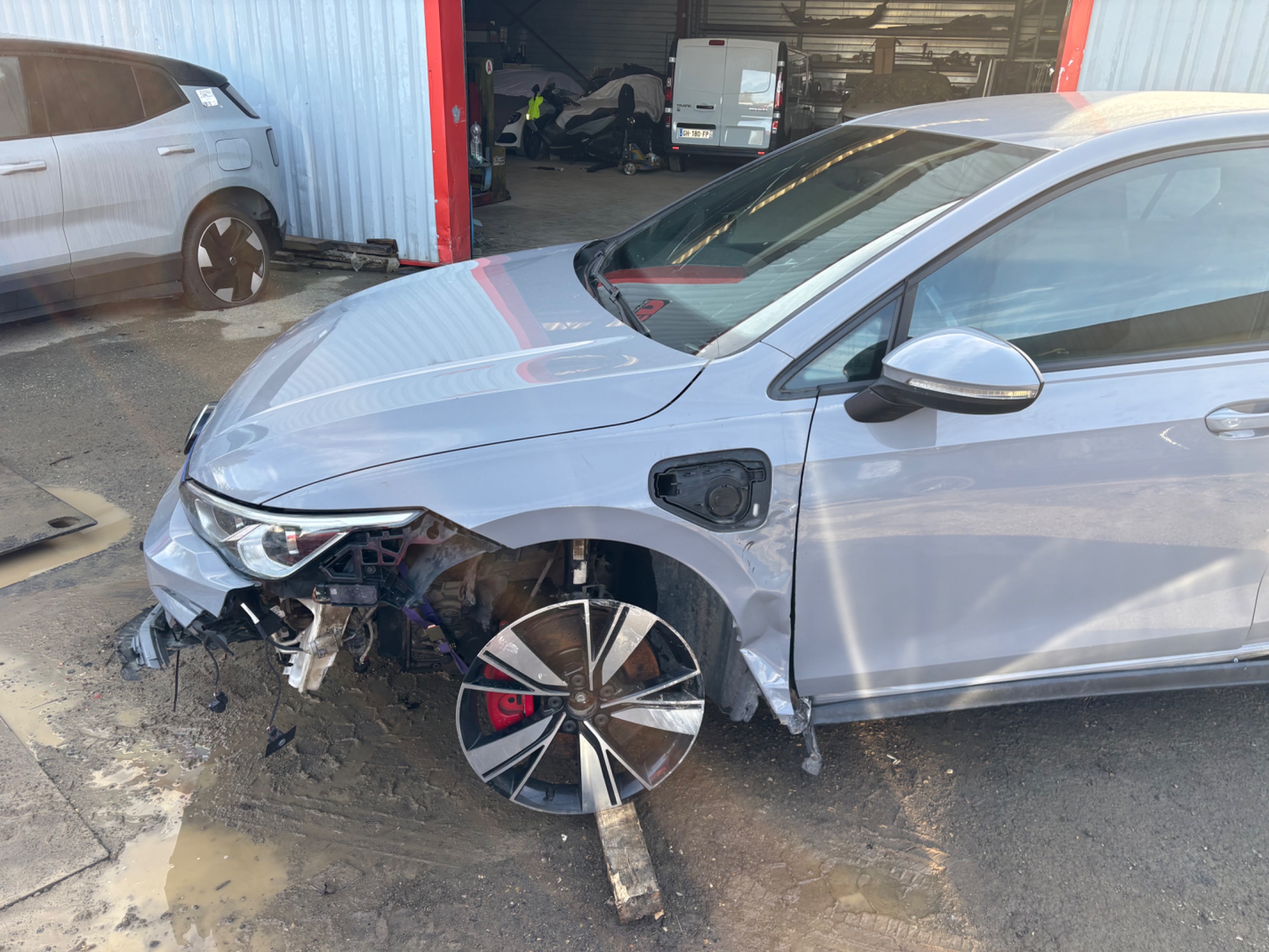 Volkswagen Golf — Photo 10