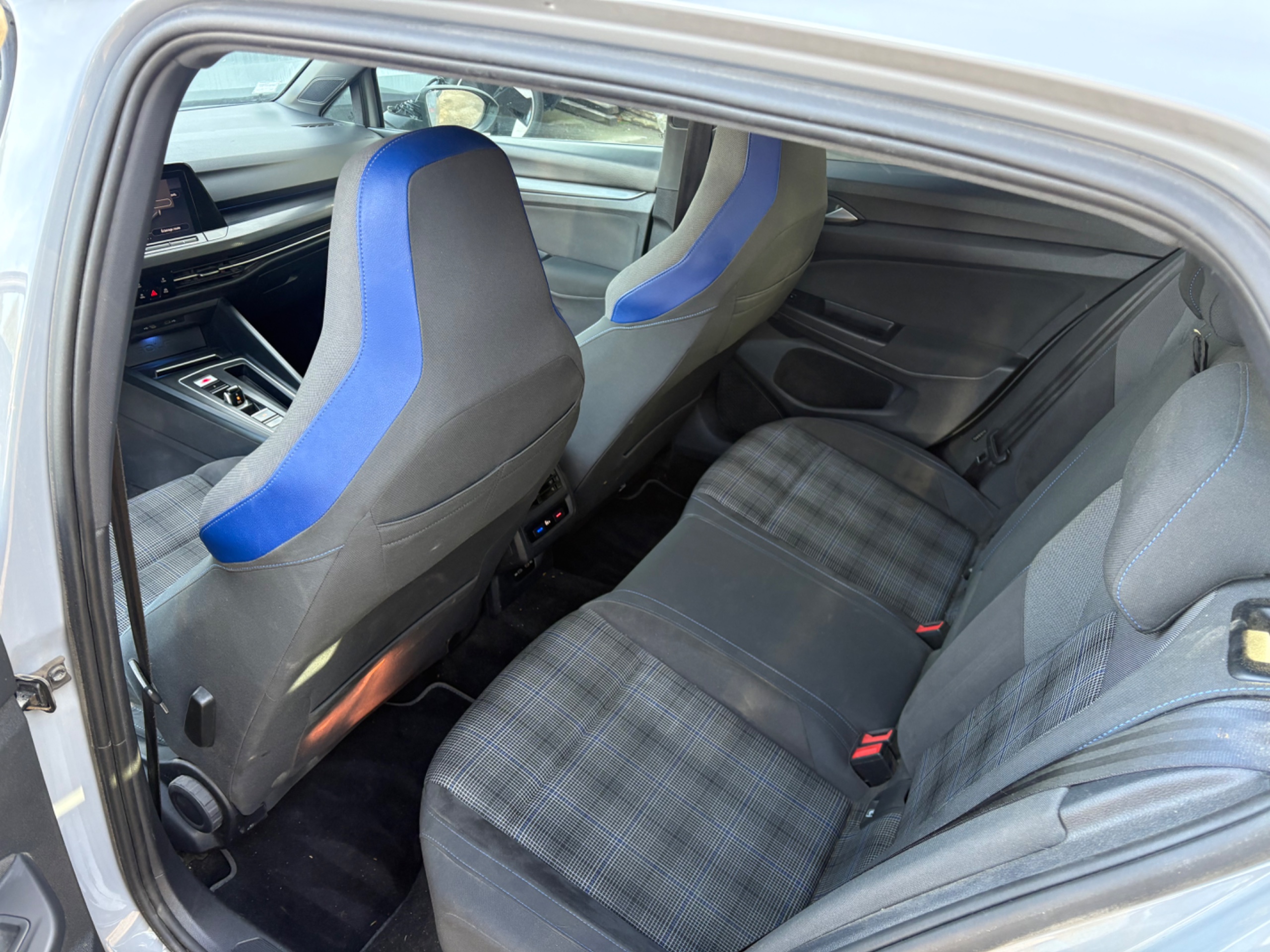 Volkswagen Golf — Photo 16